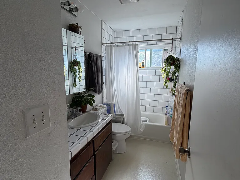 2101 Biglow Dr — Photo 3
