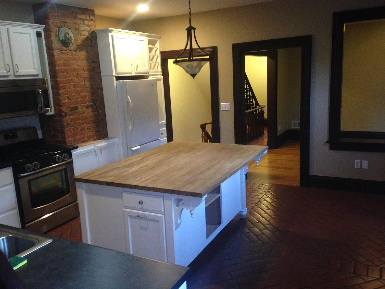 2 bed, 1800 sqft, $1,675 — Photo 1