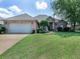 12 Tuscany Cv, Jackson, TN 38305