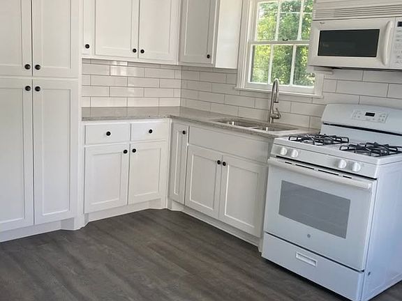 2nd image of 3917 Speight Ave