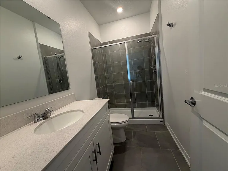 652 Grove St — Photo 26