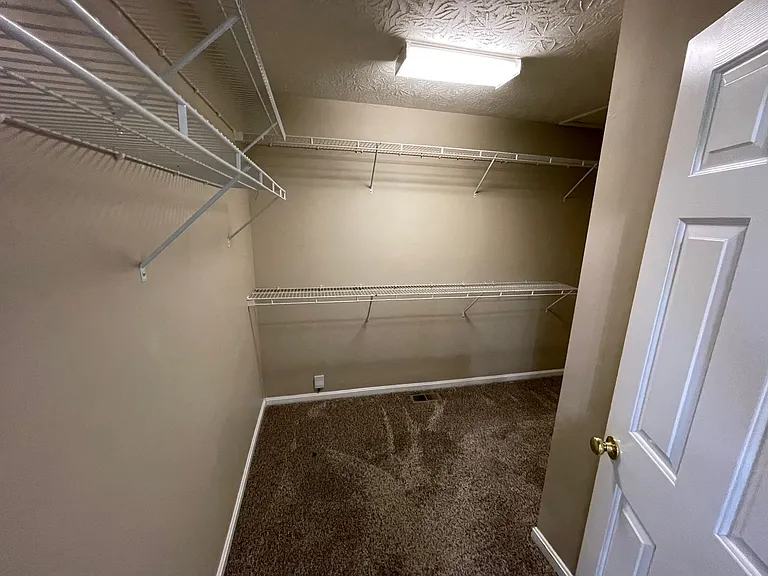 92 N Country Dr — Photo 12