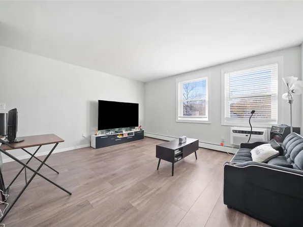 280 Lowndes Avenue #107G, Huntington Station, NY 11746