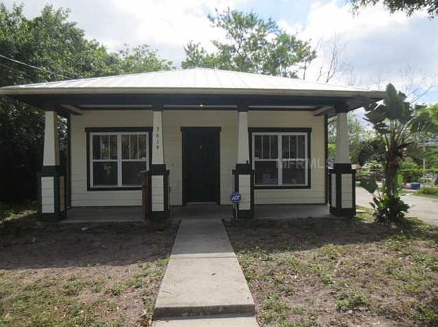 1st image of 3619 Sarah St