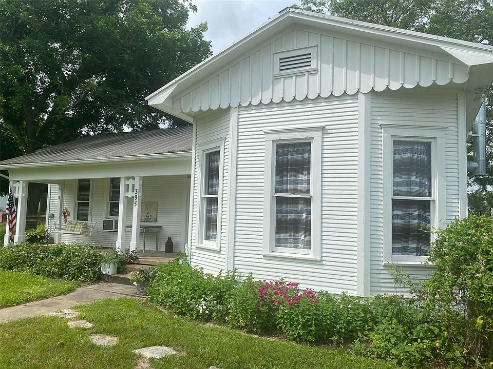 1st image of 395 Centennial St