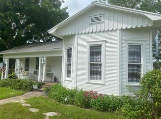 395 Centennial St, Carmine, TX 78932