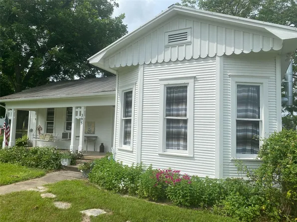 395 Centennial St, Carmine, TX 78932