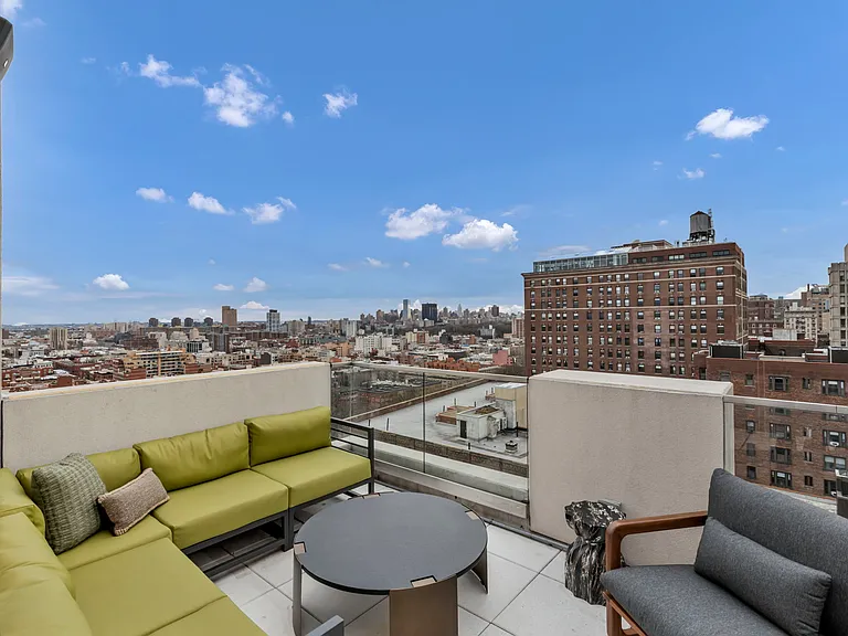 415 W 120th St #PENTHOUSE — Photo 27