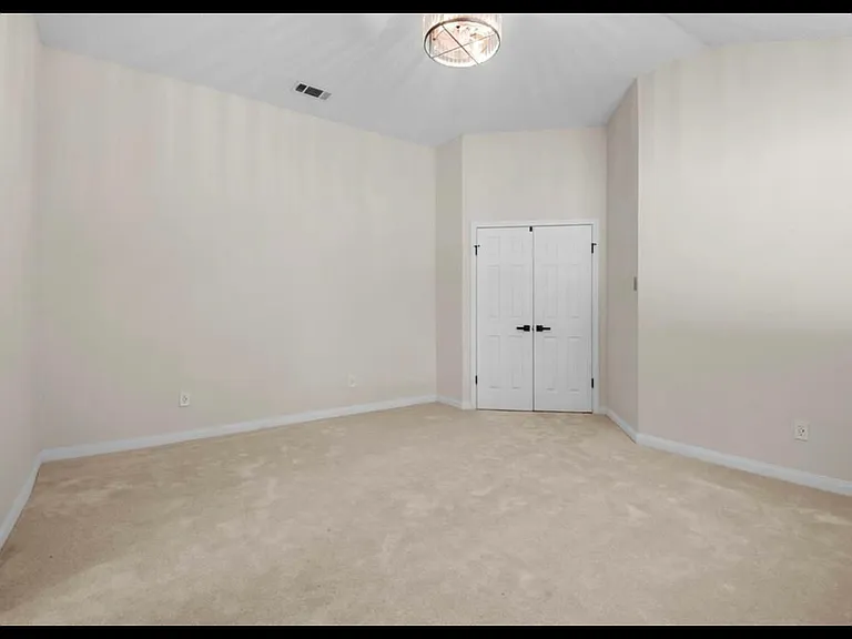 2311 Lexington Woods Dr — Photo 8