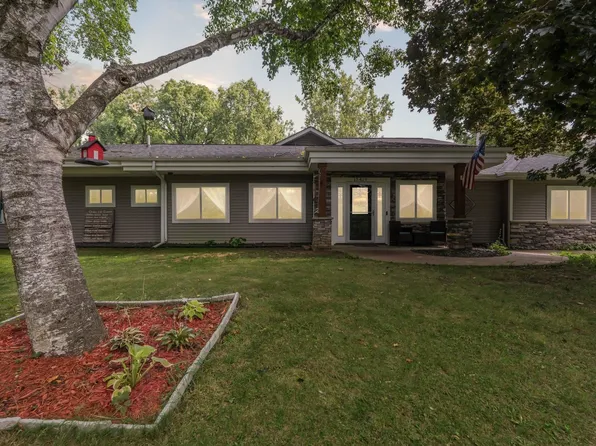 15419 Linden Rd, Linden, MI 48451