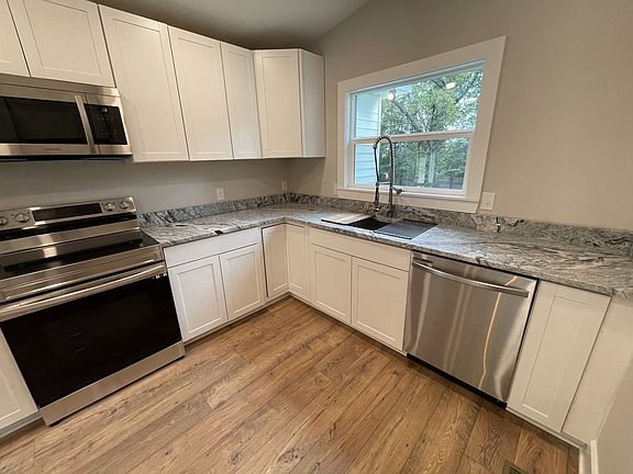 4th image of 600 Plum Hill Dr