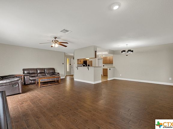5th image of 1347 Tulip Ln