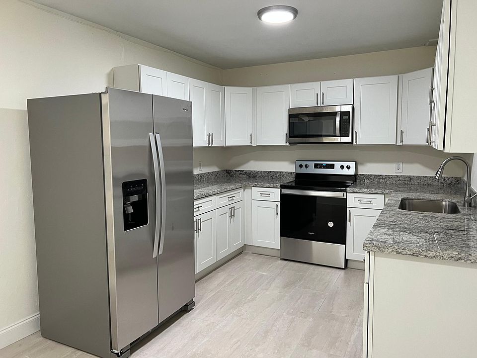 1st image of 599 NE 121st St