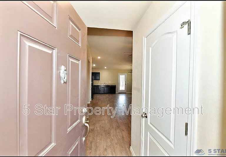 916 Villa Seca Dr — Photo 6