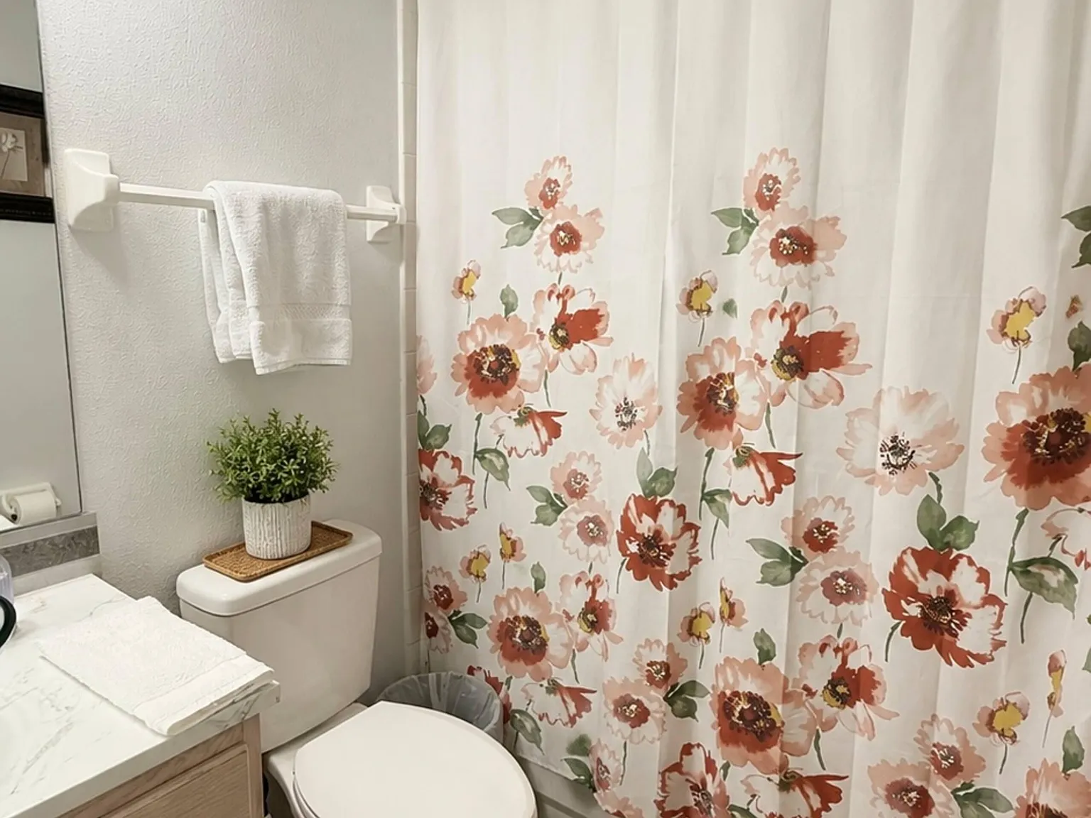 4 bed, 4.0 bath, 3000 sqft, $1,139 — Photo 2