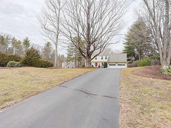 3rd image of 261 Rolling Meadow Dr