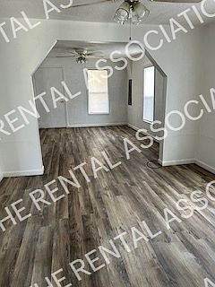3rd image of 315 Pershing St