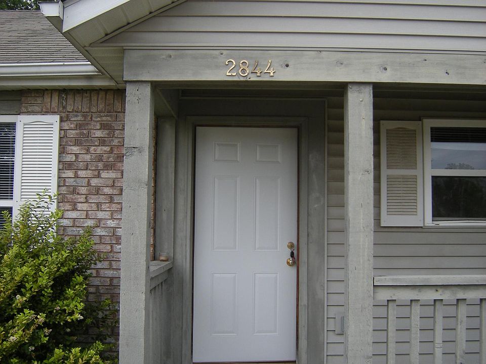 1st image of 2844 Plaza Ln