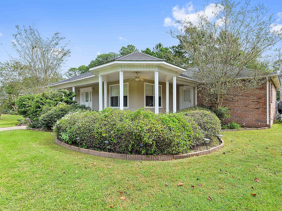 1st image of 558 Royal Oak Dr