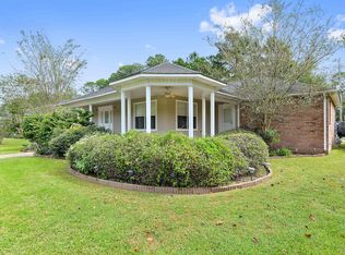 558 Royal Oak Dr, Pass Christian, MS 39571