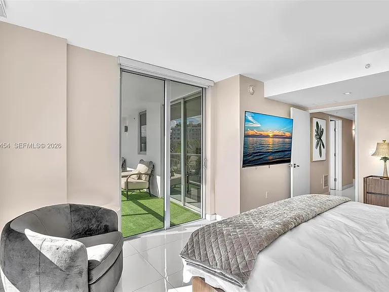 9901 E Bay Harbor Dr #403 — Photo 45