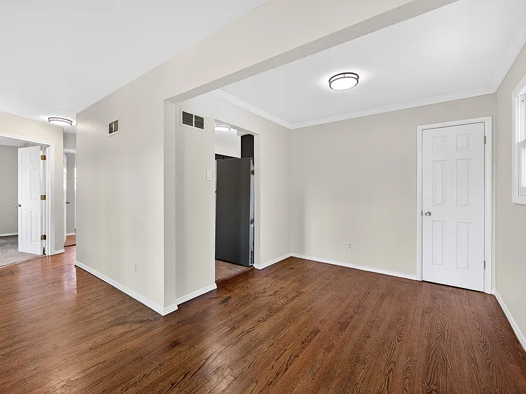 3945 Crosby Dr — Photo 5