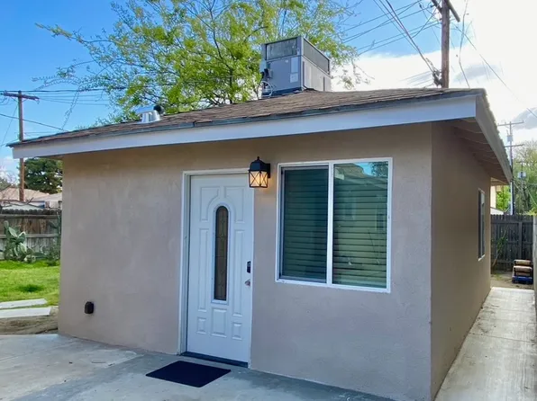 706 A St #B, Bakersfield, CA 93304