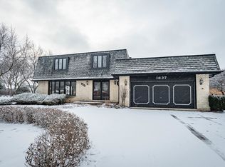 1637 73rd St, Darien, IL 60561