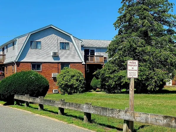 165 South St APT 12, Plymouth, MA 02360