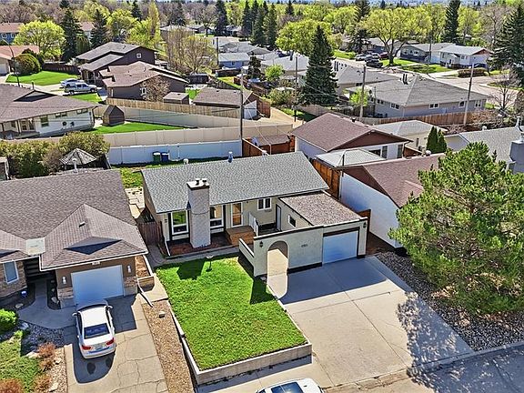 2nd image of 1009 Corman CRESCENT