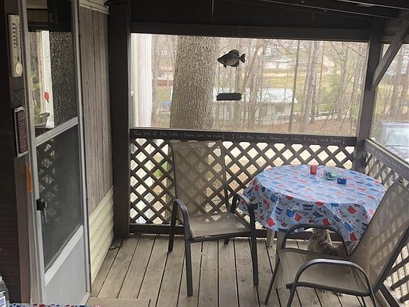 4th image of 1064 Dogwood St