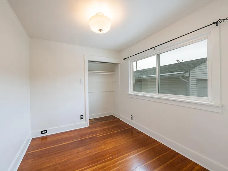 756 S Glendale St — Photo 18