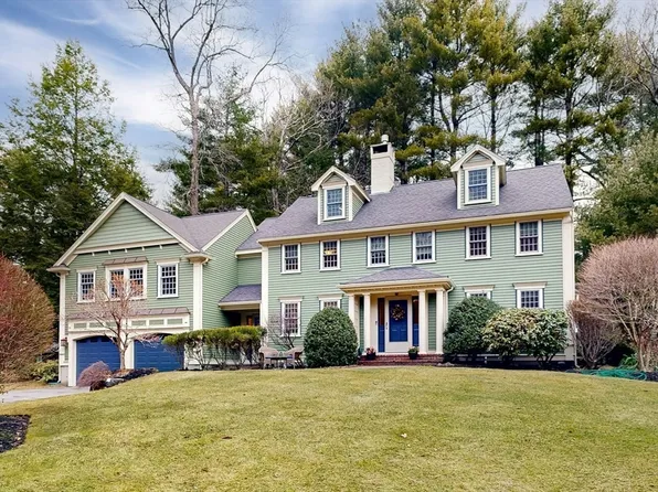 74 Hillcrest Pkwy, Winchester, MA 01890