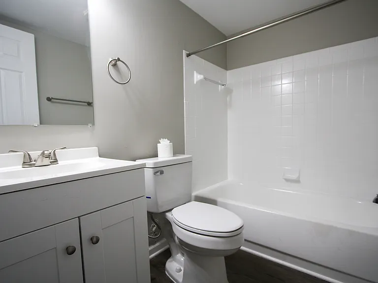 Brenda - Bathroom Brenda - Bathroom