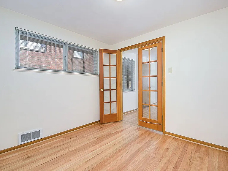 2707 Franklin Ave E — Photo 26