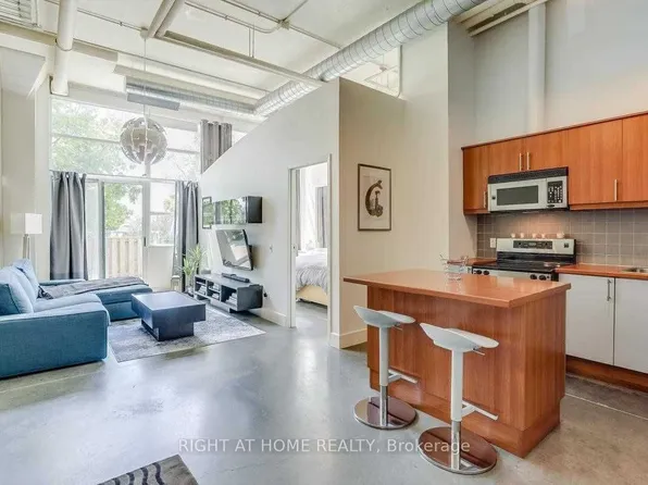 1001 Roselawn Ave #109, Toronto, ON M6B 4M4