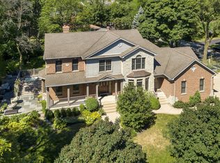 1334 Pinehurst Dr, Glenview, IL 60025