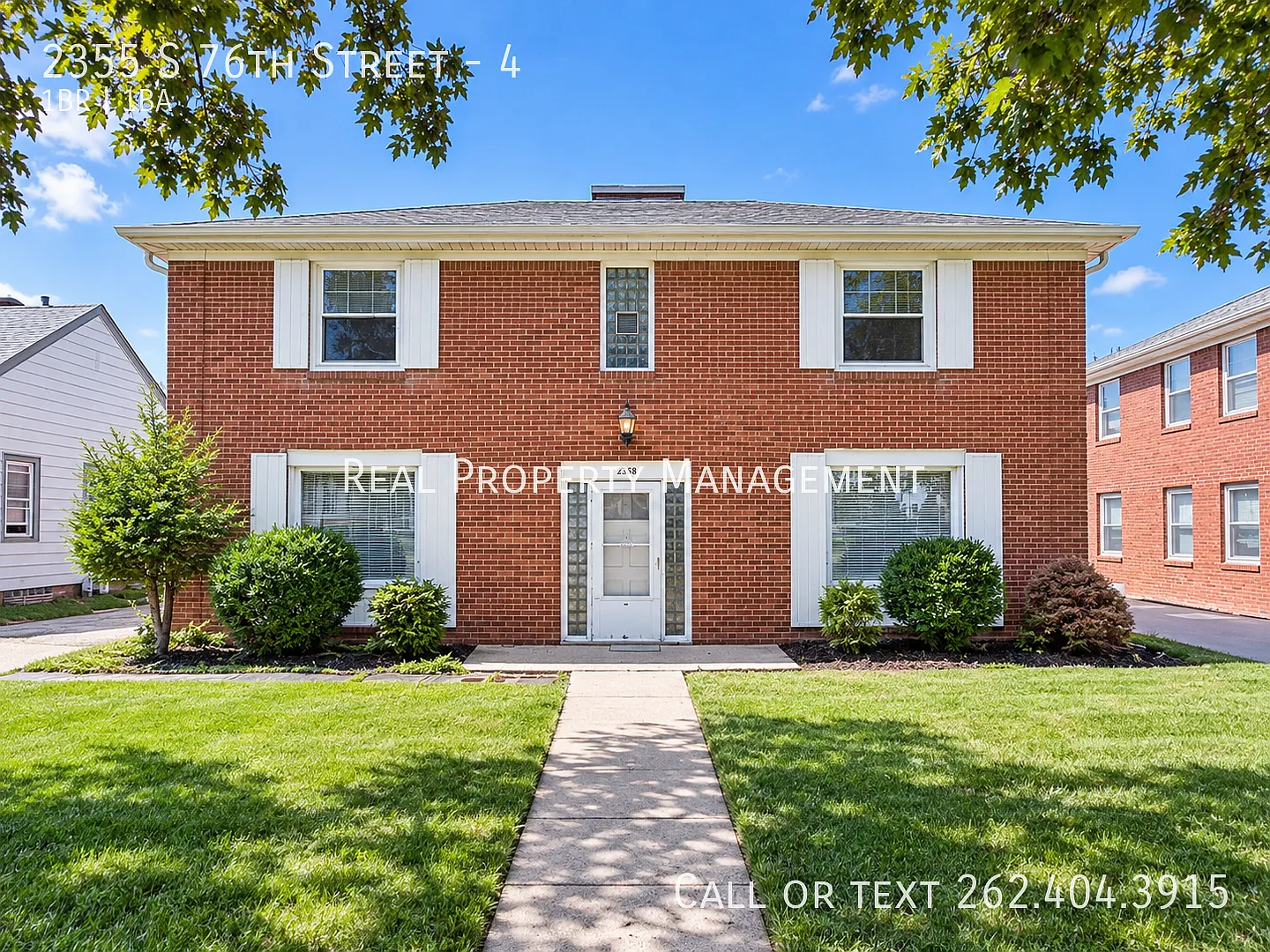 Cozy 1-Bedroom Living with Garage Parking in a Convenient West Allis Location — Photo 2