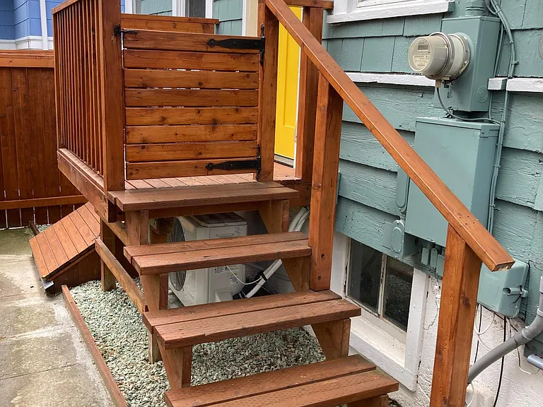 709 N Cedar St — Photo 34