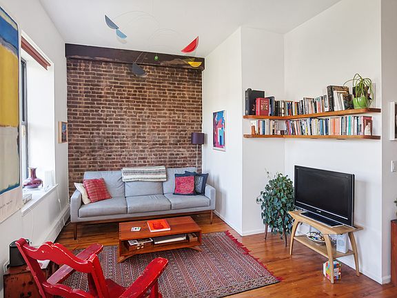 4th image of 430 Sterling Pl APT 4B
