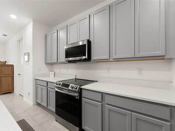 5th image of 1313 Sterling Pointe Dr