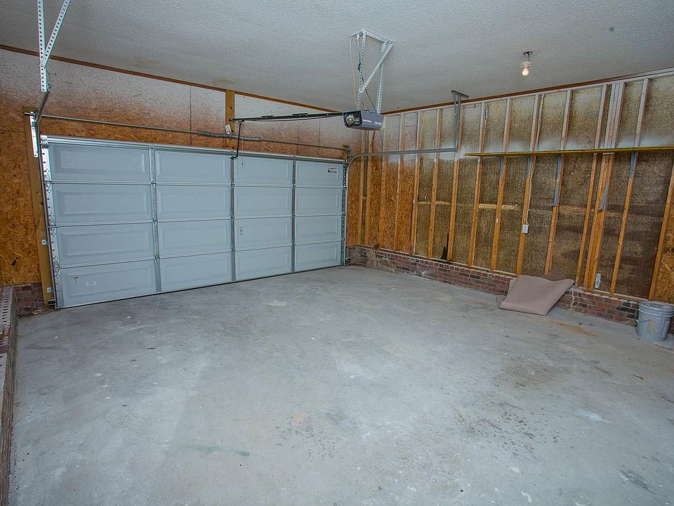 2nd image of 8 Coachmen Ct