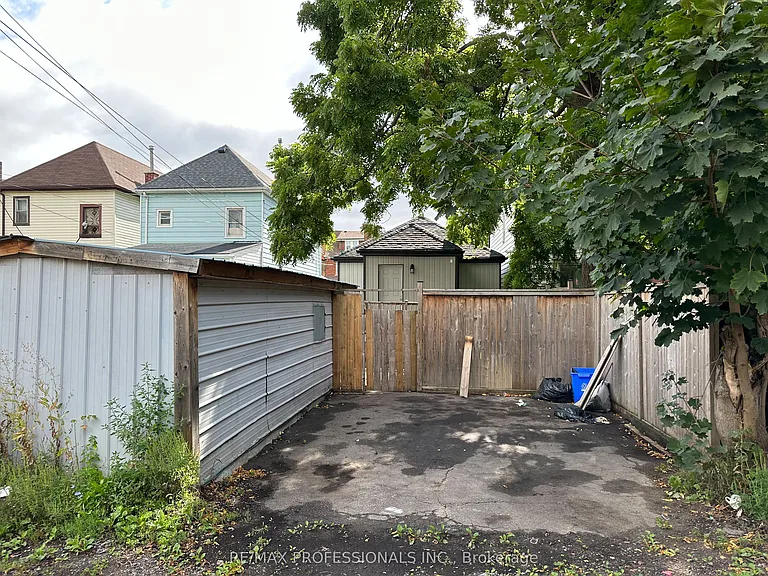 167.5 Grosvenor Ave N #LOWER — Photo 14
