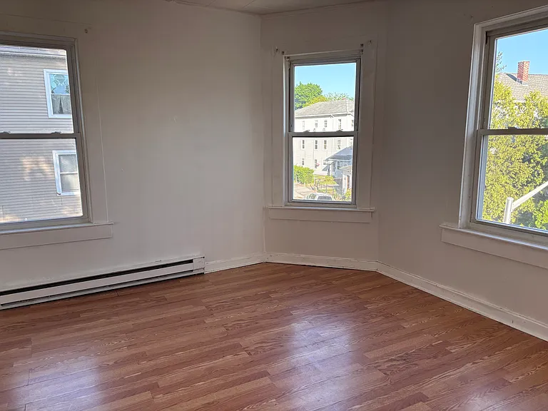 18 Esther St #3 — Photo 10