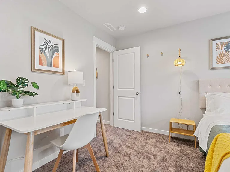 18214 NE 47th Ave — Photo 16