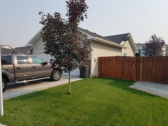 2nd image of 365 Spyglass Cir