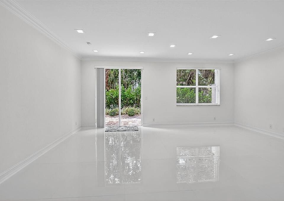 1st image of 16081 Poppyseed Cir #21