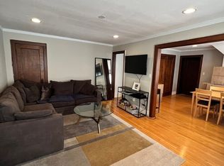 733 Elm St #303, Winnetka, IL 60093