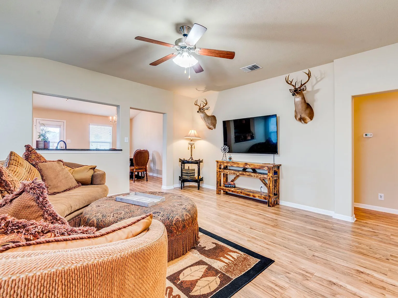 4 bed, 1618 sqft, $2,150 — Photo 4