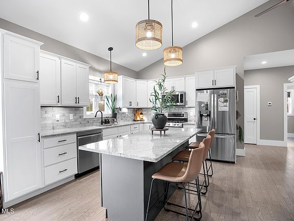 3rd image of 78 Casey Road